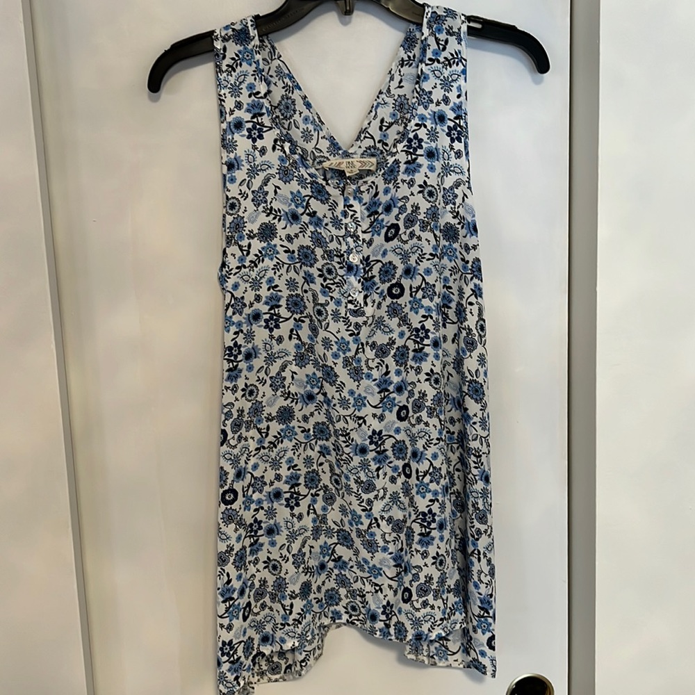 Pink Rose Floral Summer Tank Size Large